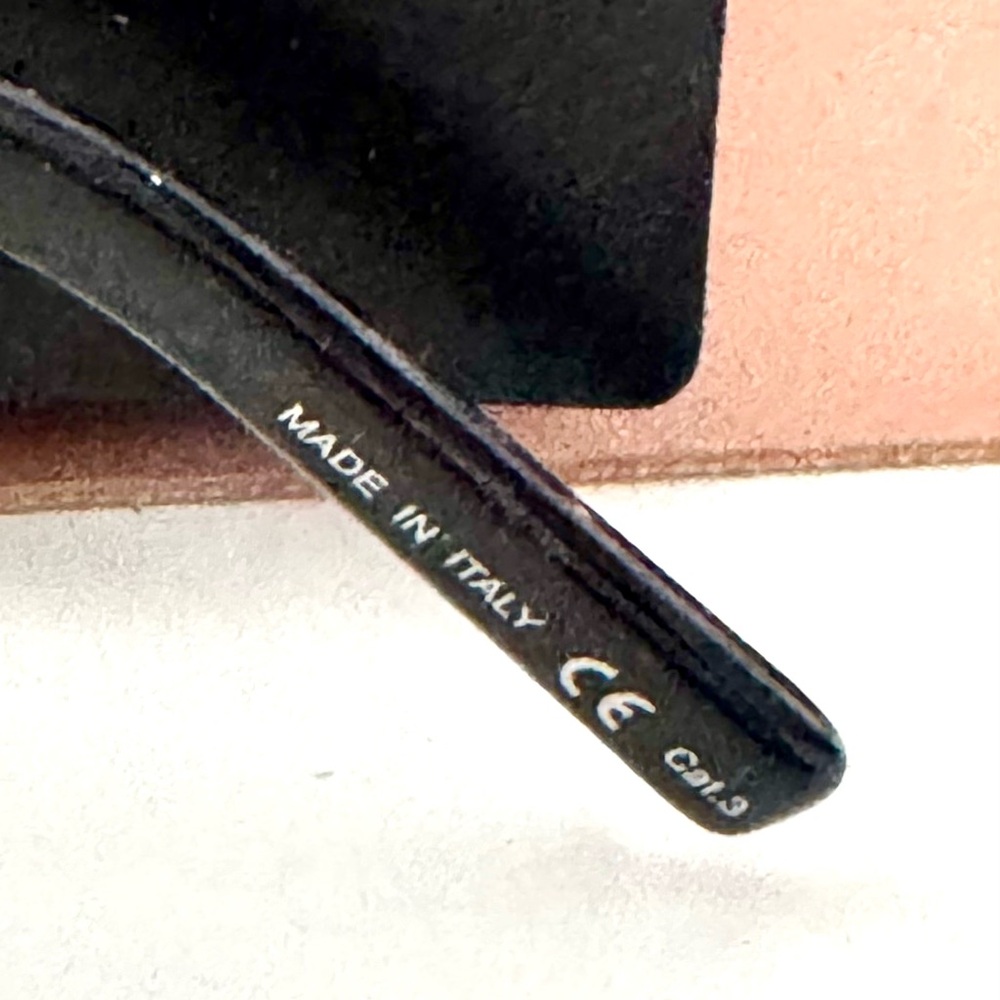 Saint Laurent Heart Frame Sunglasses - Picture 7 of 8